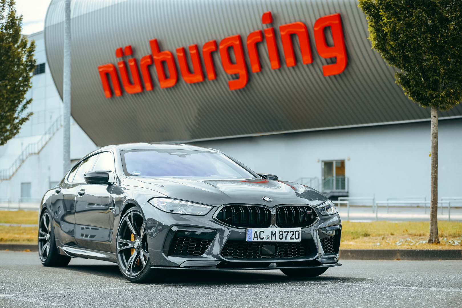 SMALL_M8_competition_Front_01_Nuerburgring_300dpi